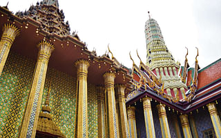 What are the biggest tourist attractions in the world?